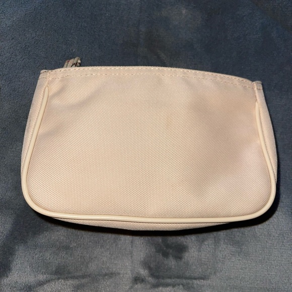 Burberry Preloved pouch excellent condition.. size 6”X 3 1/2” - Picture 8 of 8